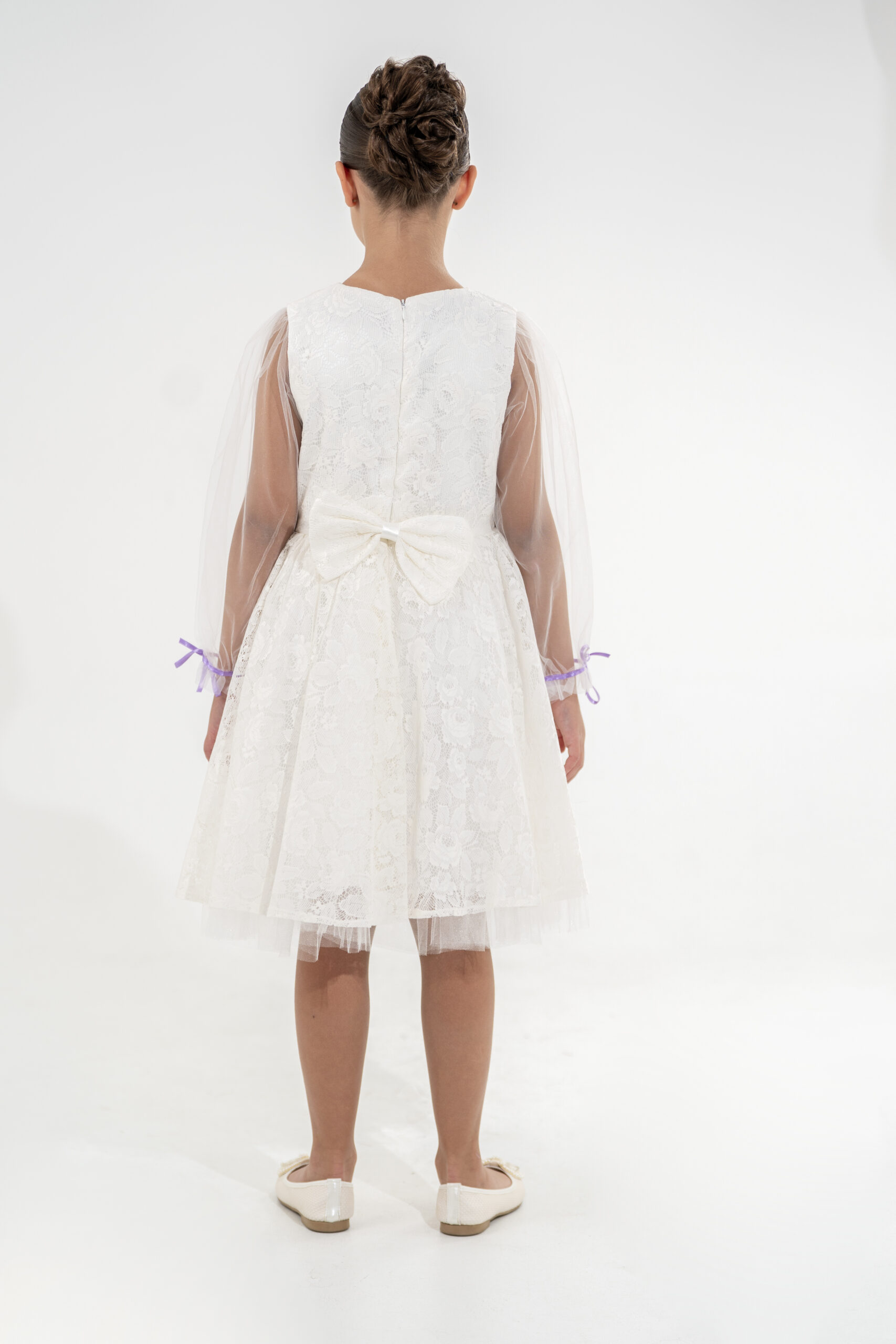 Rochie din dantela fina alba-mov, 7-10 ani